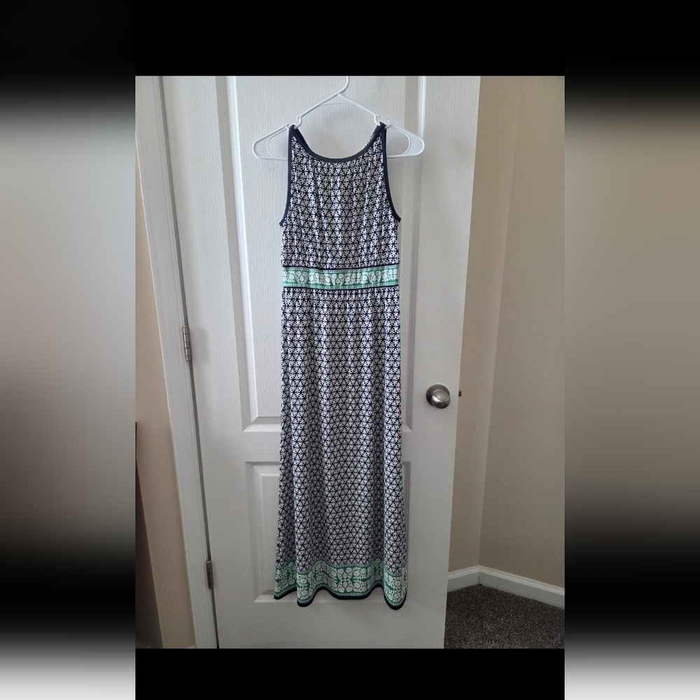 Elegant Black and White Patterned Maxi Dress